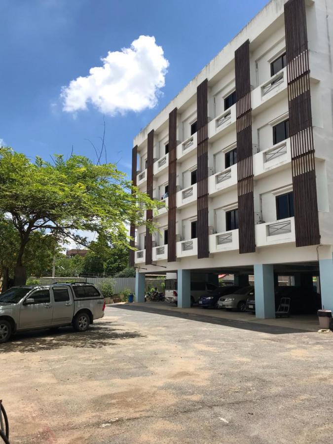 Vatchara Northgate Hotel Nakhon Sawan Exterior photo