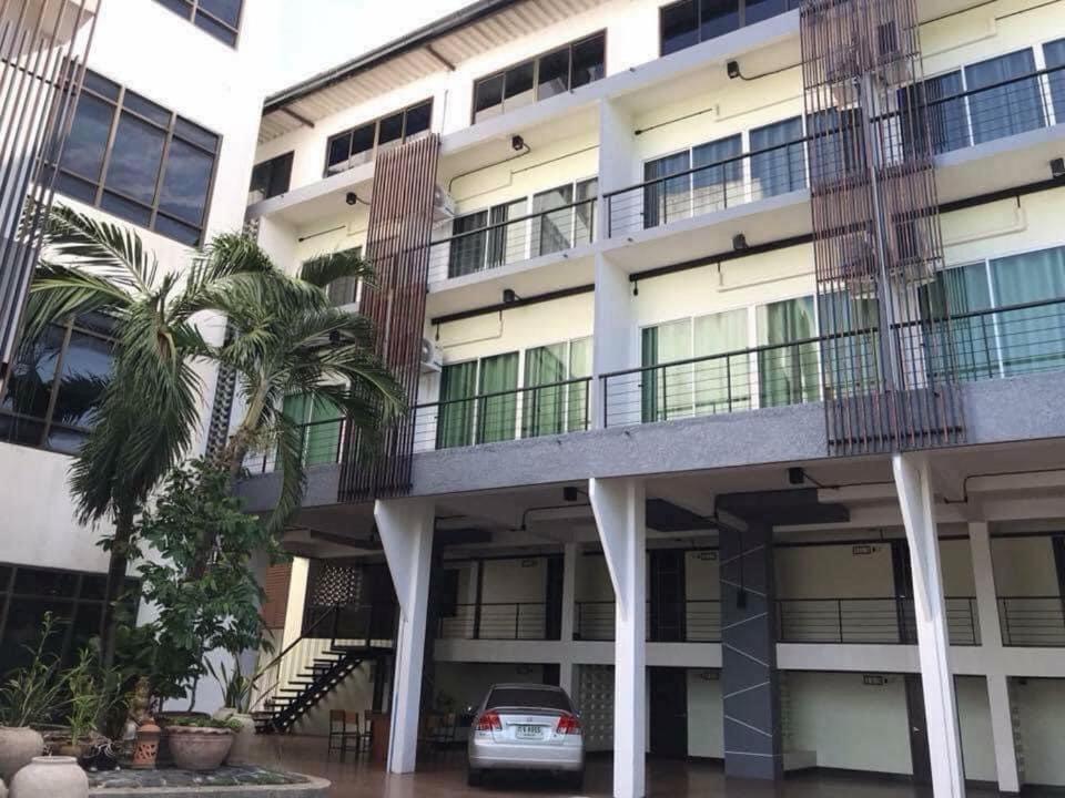 Vatchara Northgate Hotel Nakhon Sawan Exterior photo